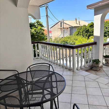 Ruza I Natalija Apartamento Karlobag Exterior foto