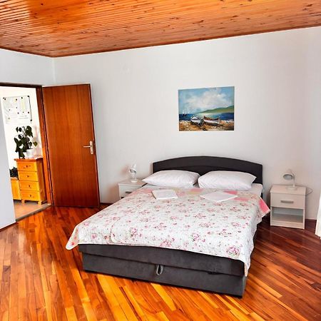 Ruza I Natalija Apartamento Karlobag Exterior foto