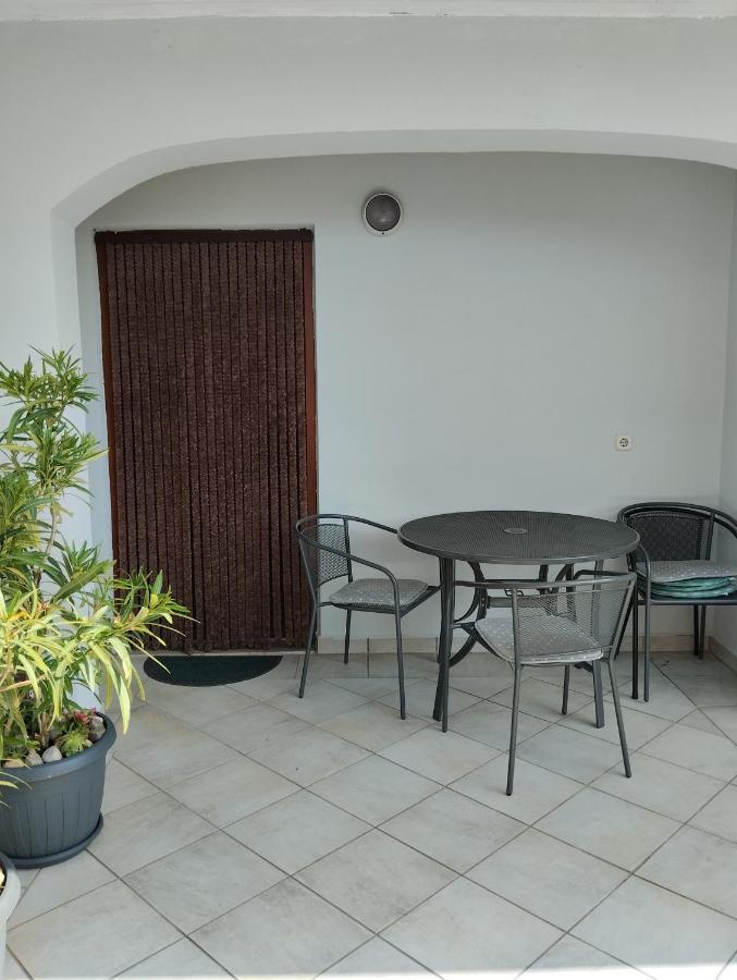 Ruza I Natalija Apartamento Karlobag Exterior foto