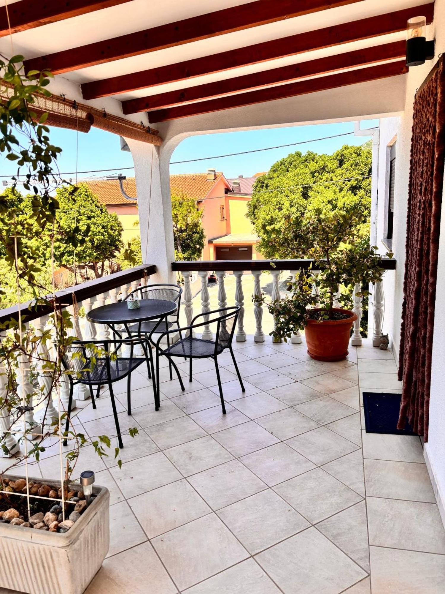 Ruza I Natalija Apartamento Karlobag Exterior foto