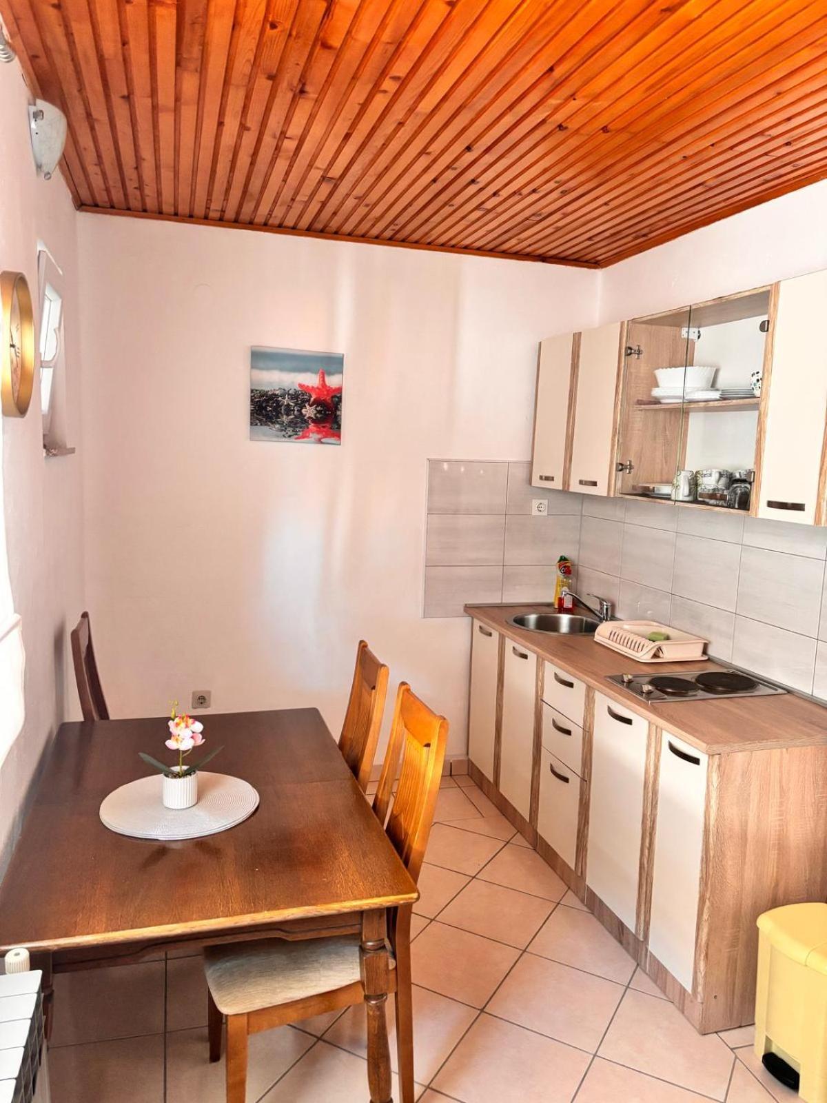 Ruza I Natalija Apartamento Karlobag Quarto foto