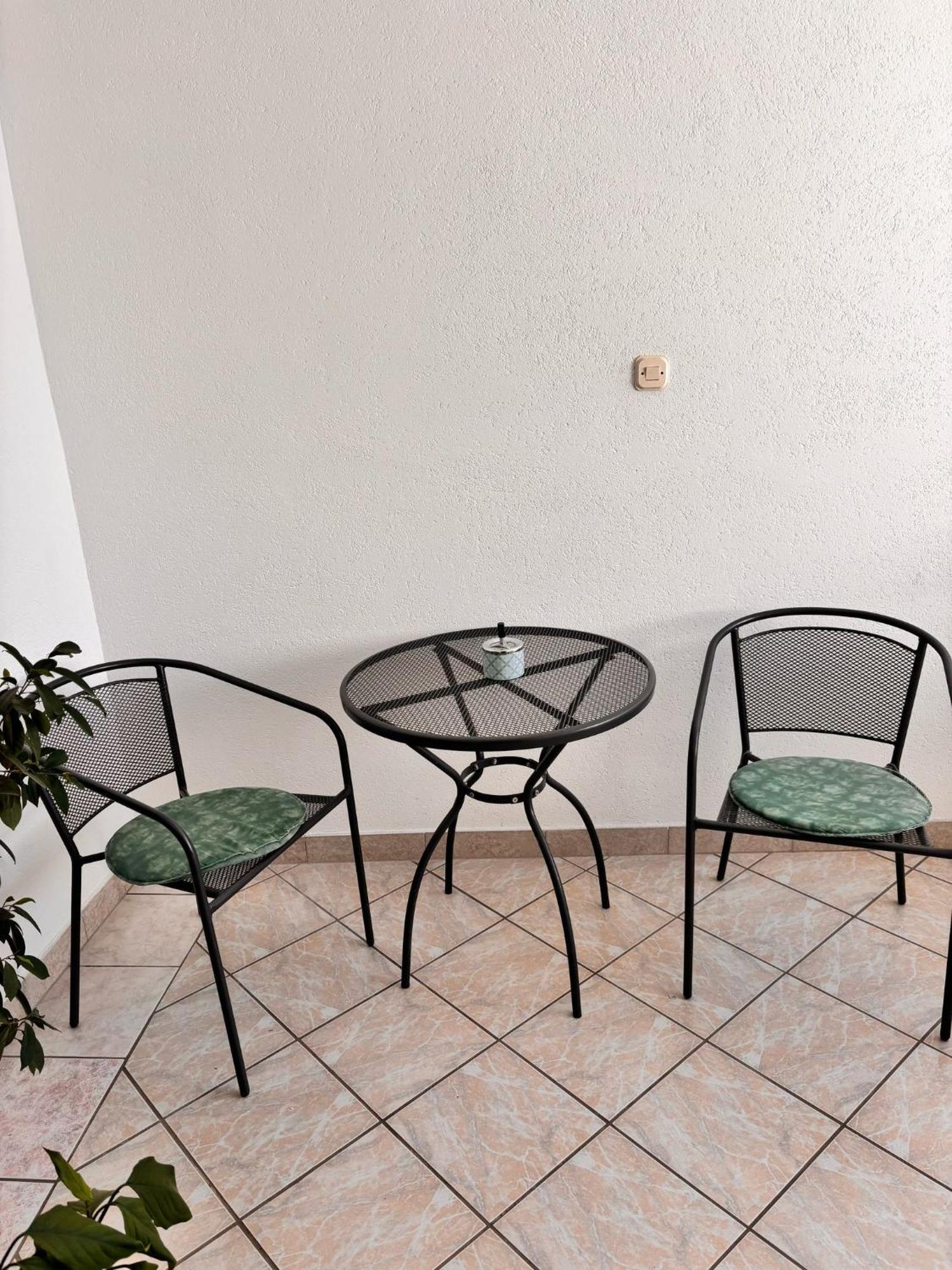 Ruza I Natalija Apartamento Karlobag Quarto foto