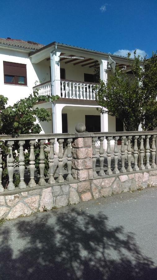 Ruza I Natalija Apartamento Karlobag Exterior foto